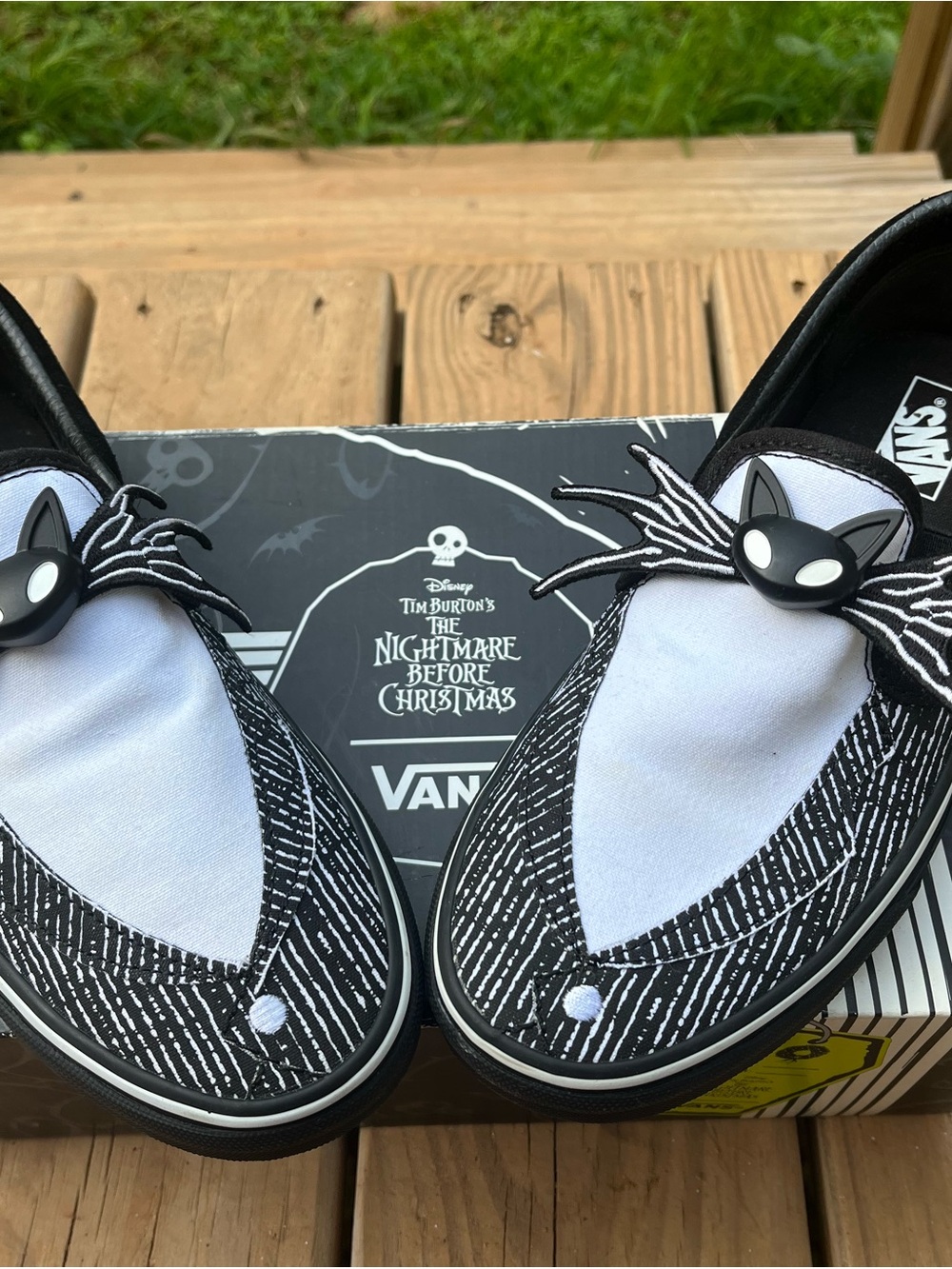 Vans x The Nightmare Before Christmas Black and White Cat Slip-On Sneakers - Picture 2 of 4